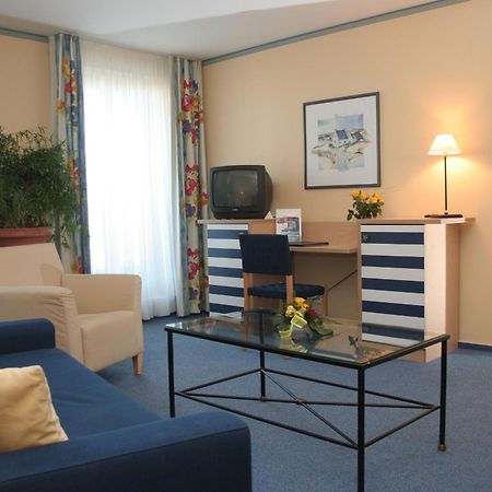 Hotel & Restaurant Seebruecke Zingst Luaran gambar