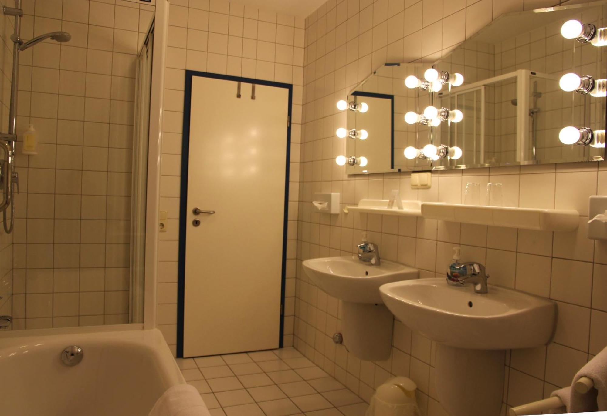 Hotel & Restaurant Seebruecke Zingst Luaran gambar